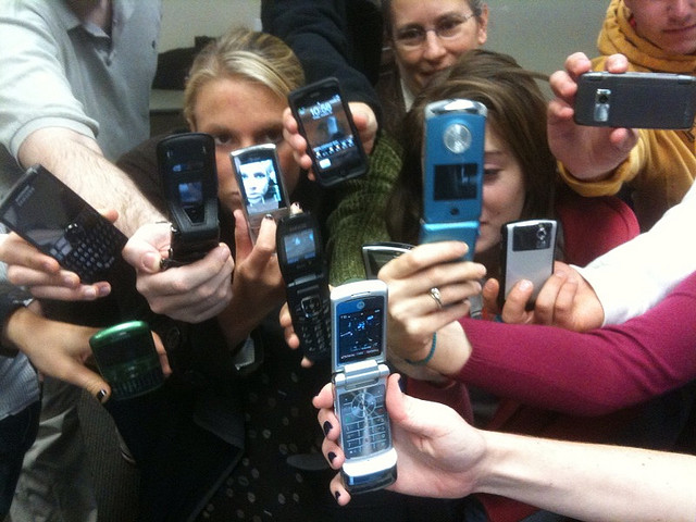 cell phones and journalists