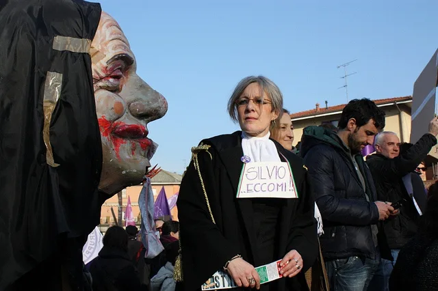 Berlusconi wants to cut off “the ears of Justice”