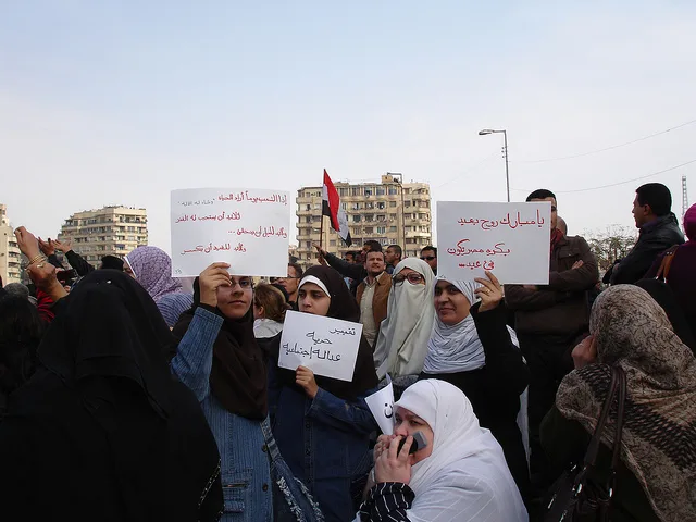 Egypt: Protesting Women Celebrated Online