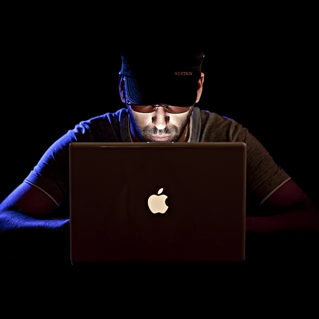 Old-School Hacker Oxblood Ruffin Discusses Anonymous And The Future Of Hacktivism