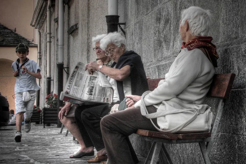 Media bizmodels: time-sellers & watchmakers