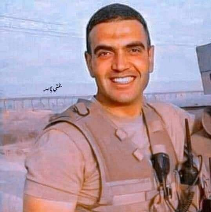 صورة مؤثرة للشهيد البطل أحمد المنسي